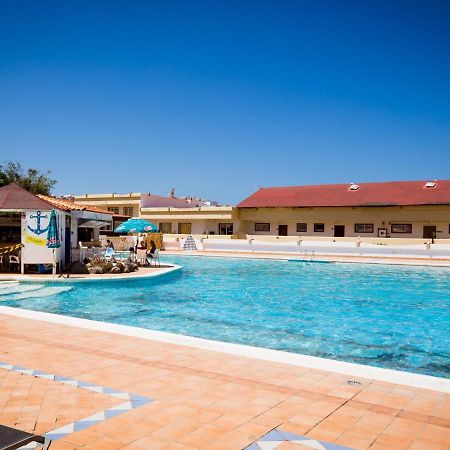 カジャオ・サルバヘ539 Marina Palace Swimming Poolアパートメント エクステリア 写真